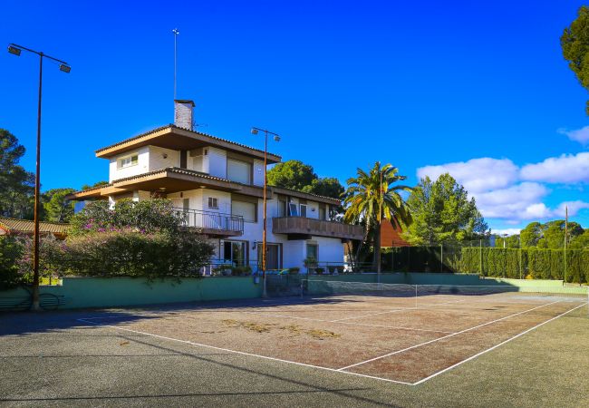 Villa in Salou - Villa SERENA - Only Families  Villa in Salou - Villa SERENA - Only Families