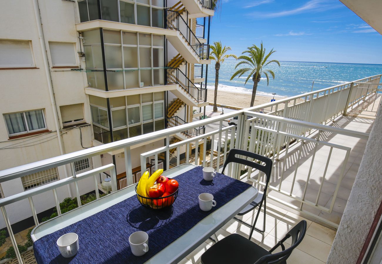 Apartment in Salou - SOLDUBA Apartment - A step away from the beach