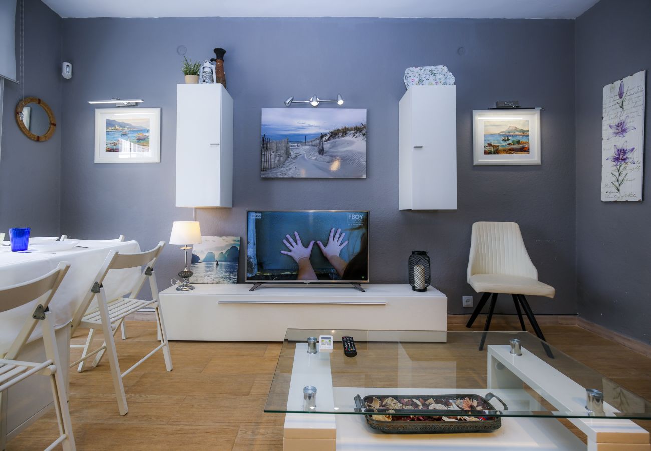 Apartment in Salou - SOLDUBA Apartment - A step away from the beach