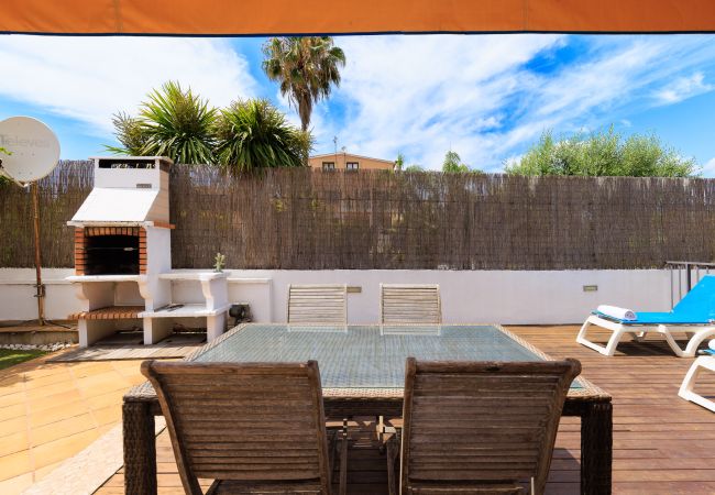 House in Salou - Villa ERA - Jacuzzi and Swimming Pool House in Salou - Villa ERA - Jacuzzi and Swimming Pool