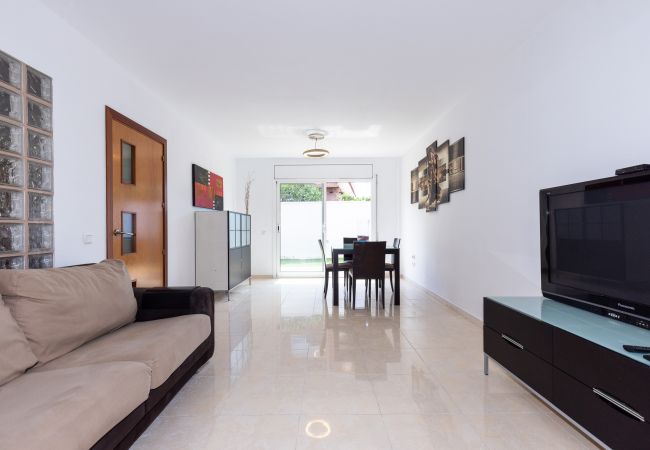 House in Salou - Villa ERA - Jacuzzi and Swimming Pool House in Salou - Villa ERA - Jacuzzi and Swimming Pool