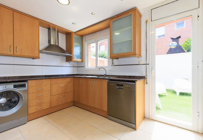 House in Salou - Villa ERA - Jacuzzi and Swimming Pool House in Salou - Villa ERA - Jacuzzi and Swimming Pool