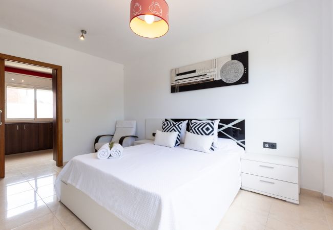 House in Salou - Villa ERA - Jacuzzi and Swimming Pool House in Salou - Villa ERA - Jacuzzi and Swimming Pool
