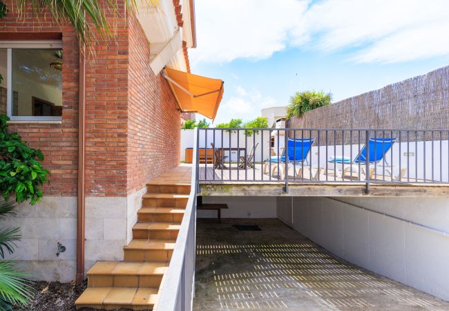 House in Salou - Villa ERA - Jacuzzi and Swimming Pool House in Salou - Villa ERA - Jacuzzi and Swimming Pool