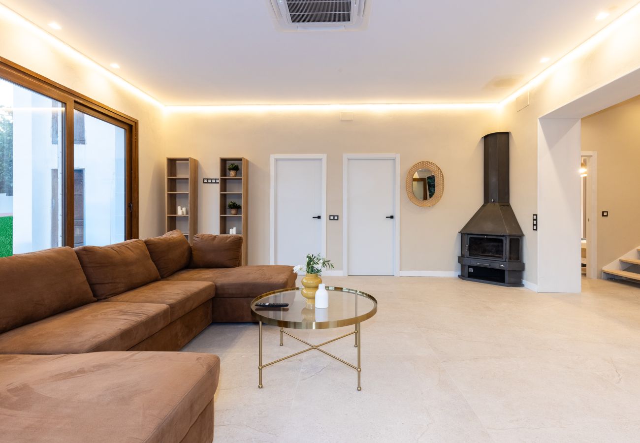 Villa in Vila Seca - Villa MORERA
