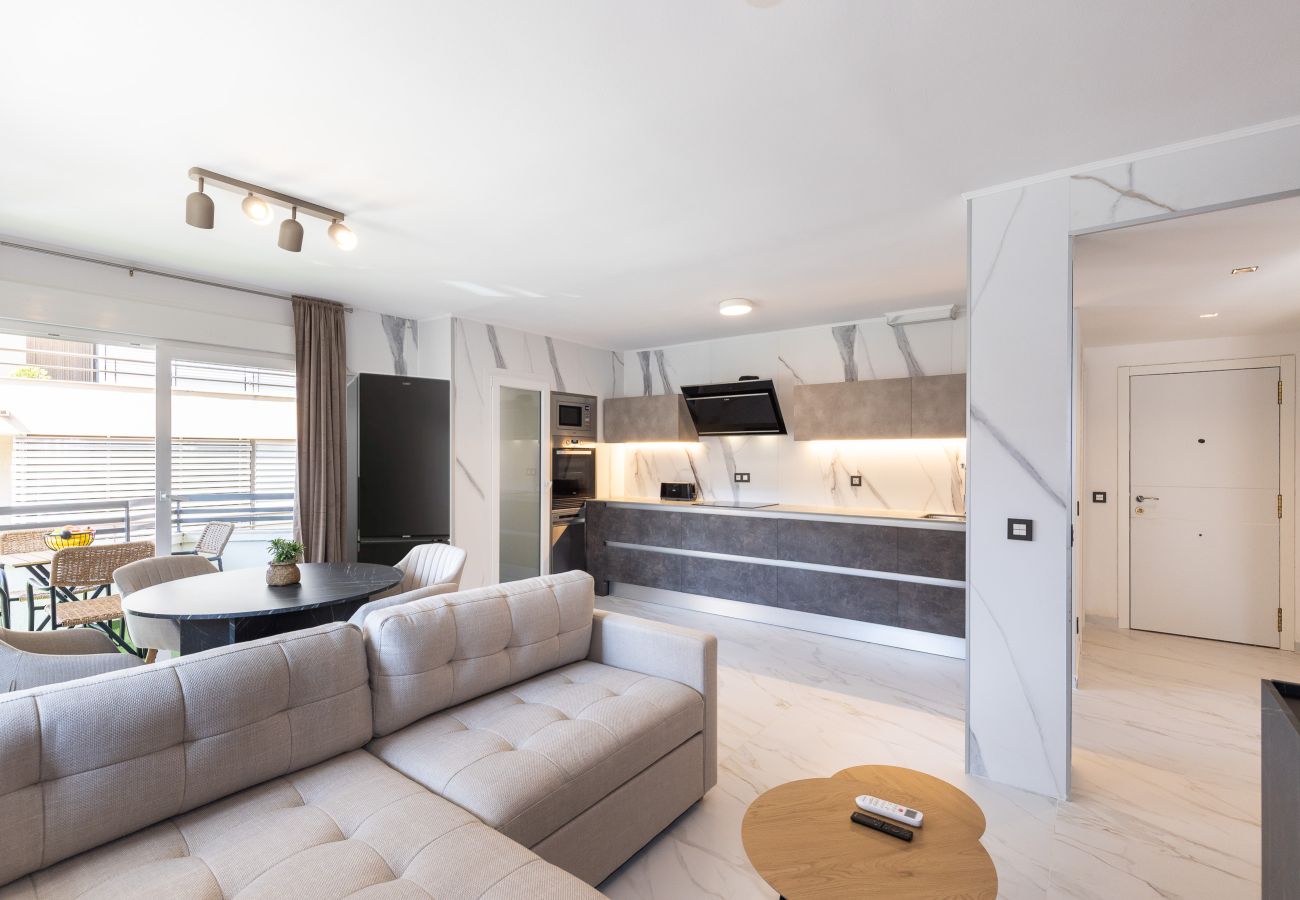 Apartment in La Pineda - AURA Apartment