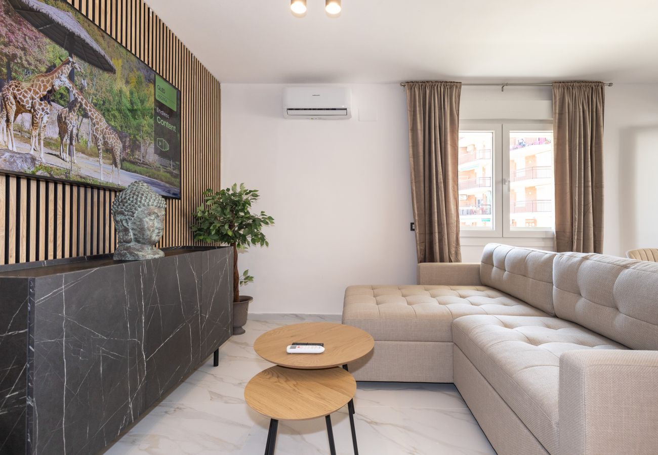 Apartment in La Pineda - AURA Apartment