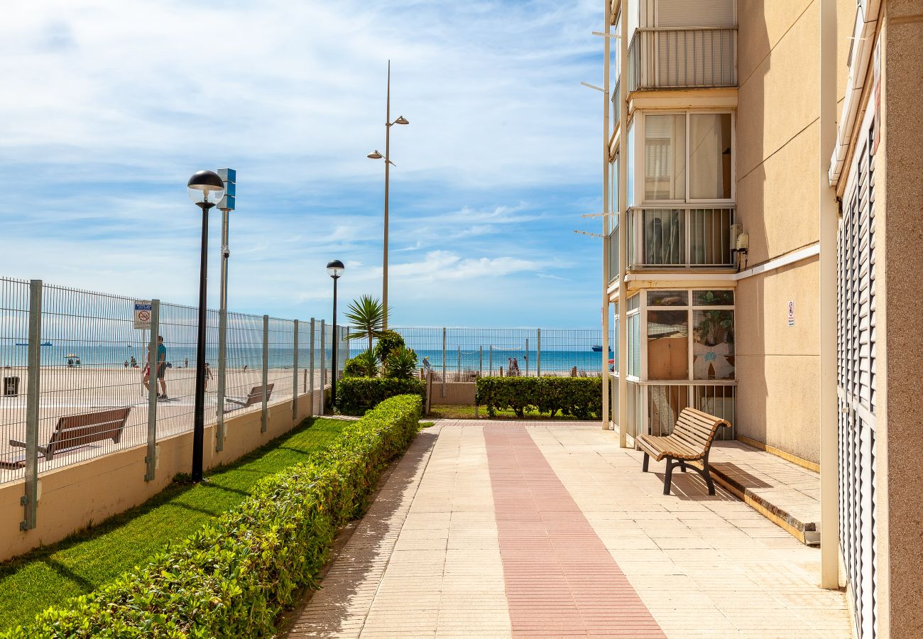 Apartment in Vila Seca - Paradis Playa Studio - Directly on the beach