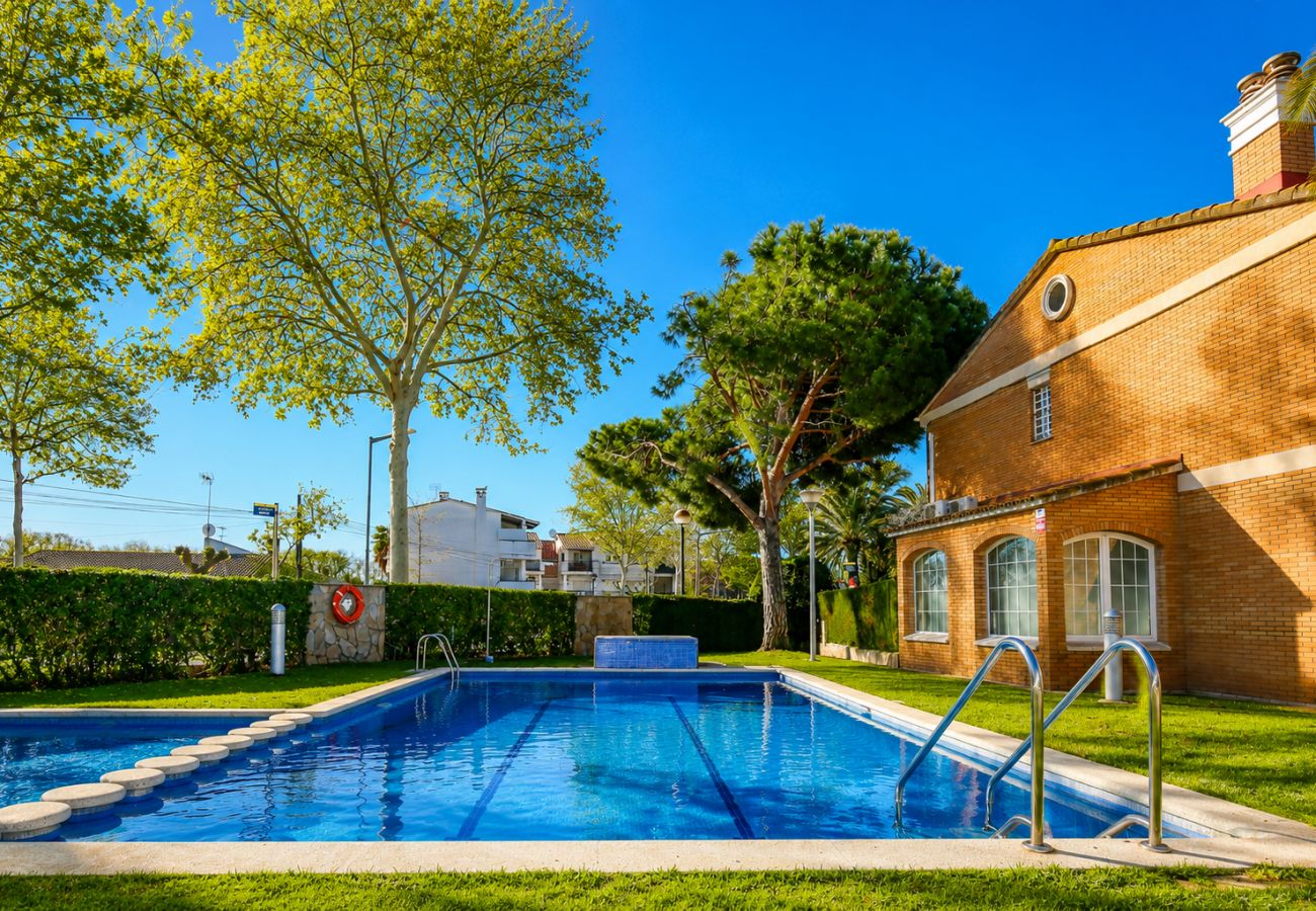 Maison à Cambrils - OXFOR - Maison Jumelée avec Piscine Communautaire