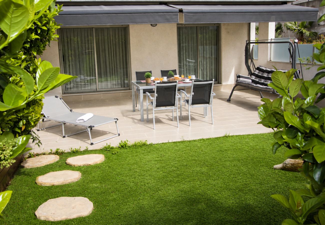 Appartement à Salou - Rez-de-chaussée avec Jardin + accès à la piscine