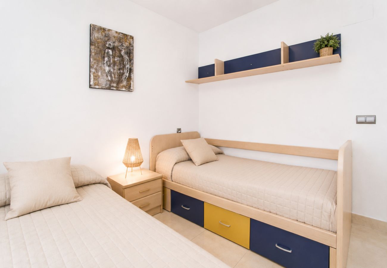 Appartement à Salou - Rez-de-chaussée avec Jardin + accès à la piscine