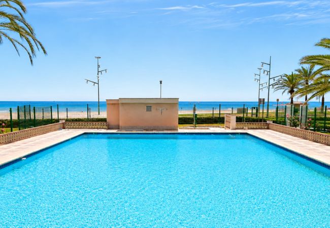  à La Pineda - P7 Appartement avec piscine commune, plage à 100m