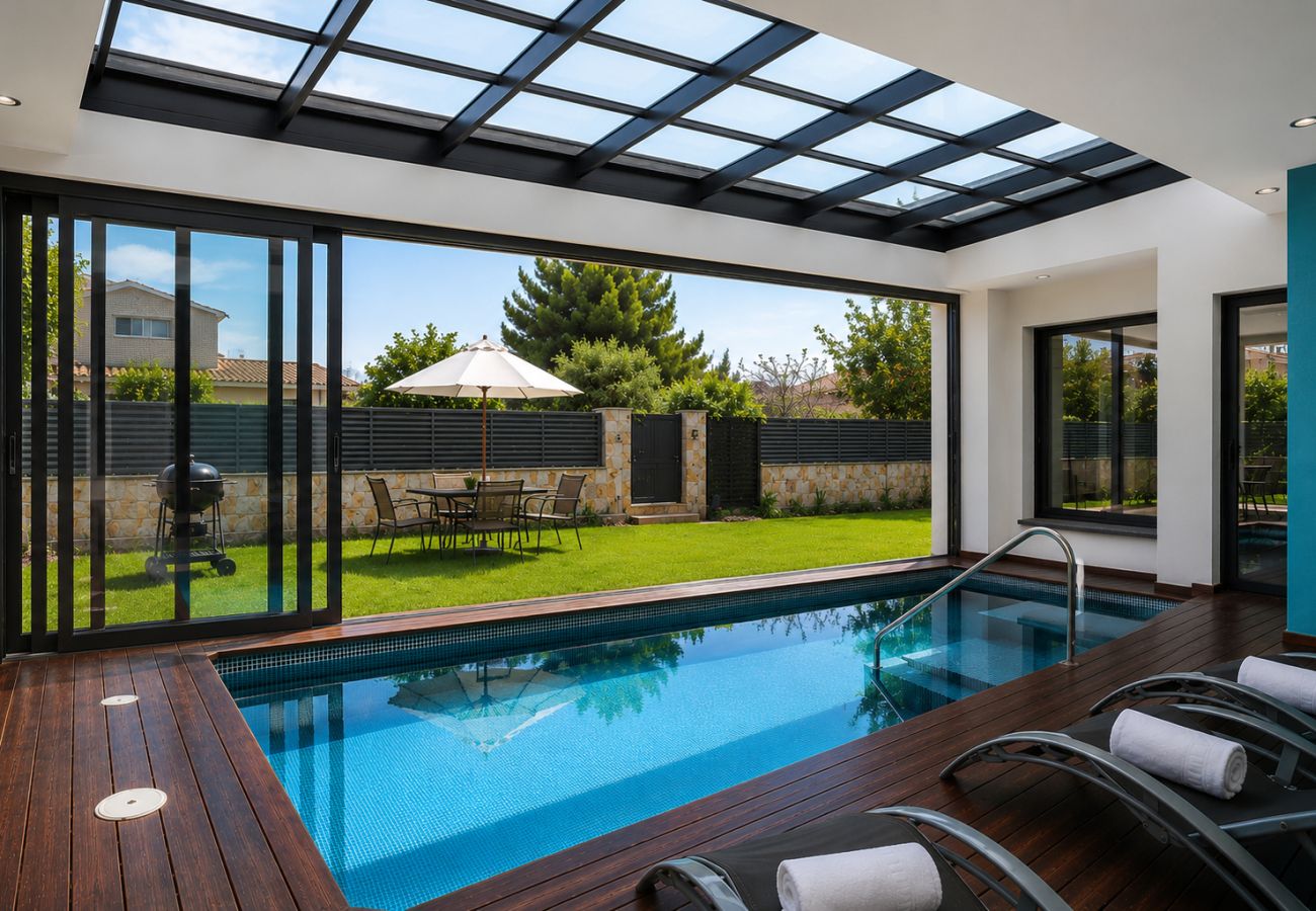 Villa à Cambrils - Villa avec piscine couverte à Vilafortuny