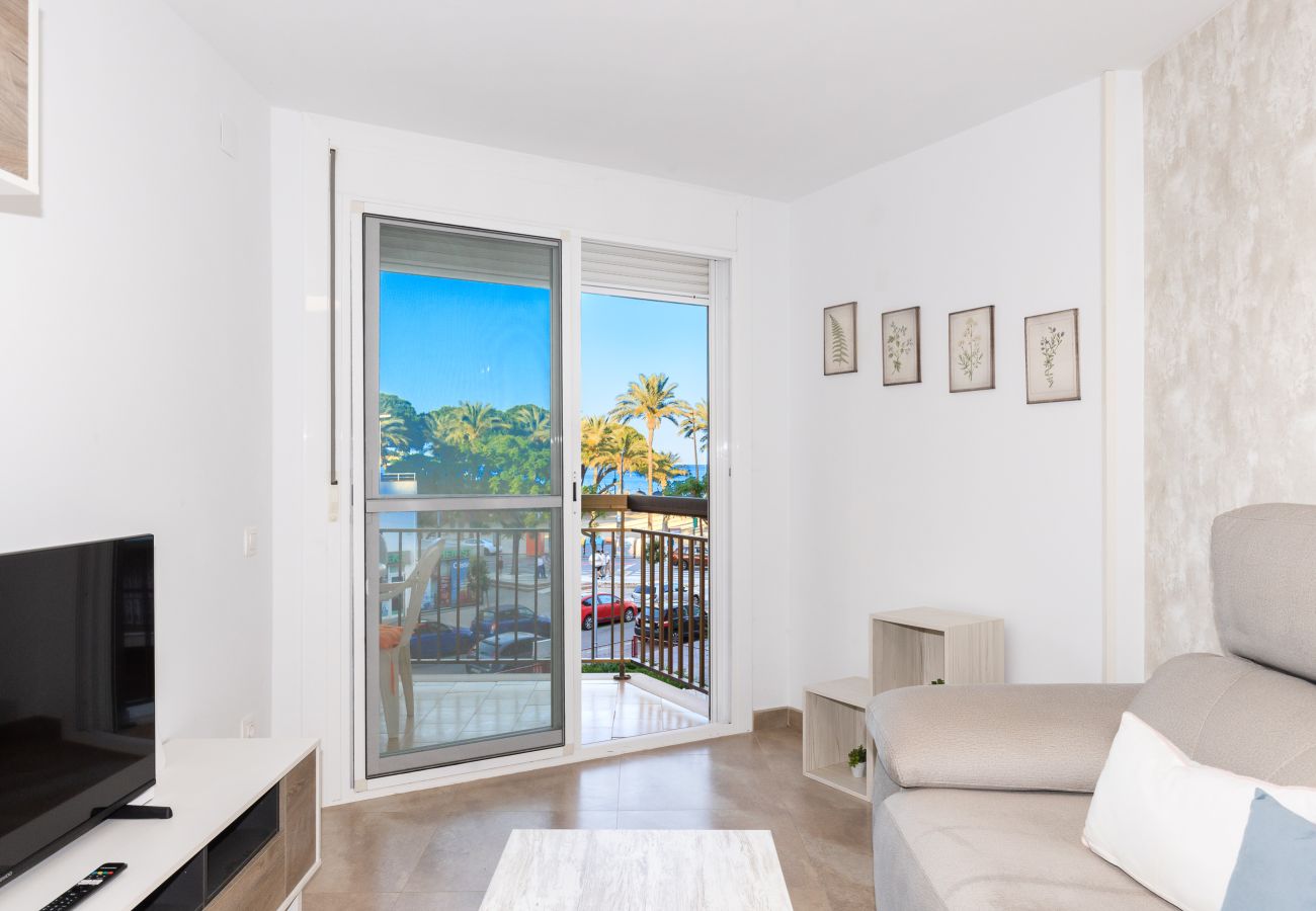 Appartement à La Pineda - 🏖️ Plage à 200 m | Piscine et Appartement Rénové