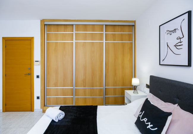 Дом на Cambrils - OXFOR - Terraced House with Communal Pool Дом на Cambrils - OXFOR - Terraced House with Communal Pool