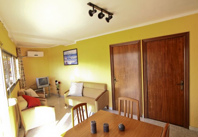 Апартаменты на La Pineda - CRISTOBAL Apartment Апартаменты на La Pineda - CRISTOBAL Apartment