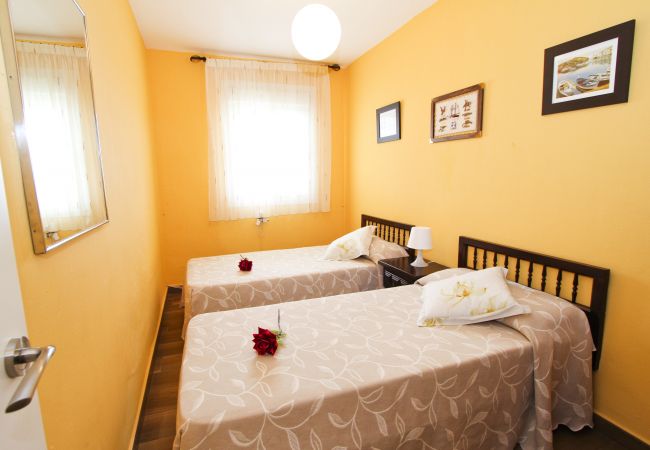 Апартаменты на La Pineda - PINEDA 3 с видом на море, пляж в 100м Апартаменты на La Pineda - PINEDA 3 с видом на море, пляж в 100м