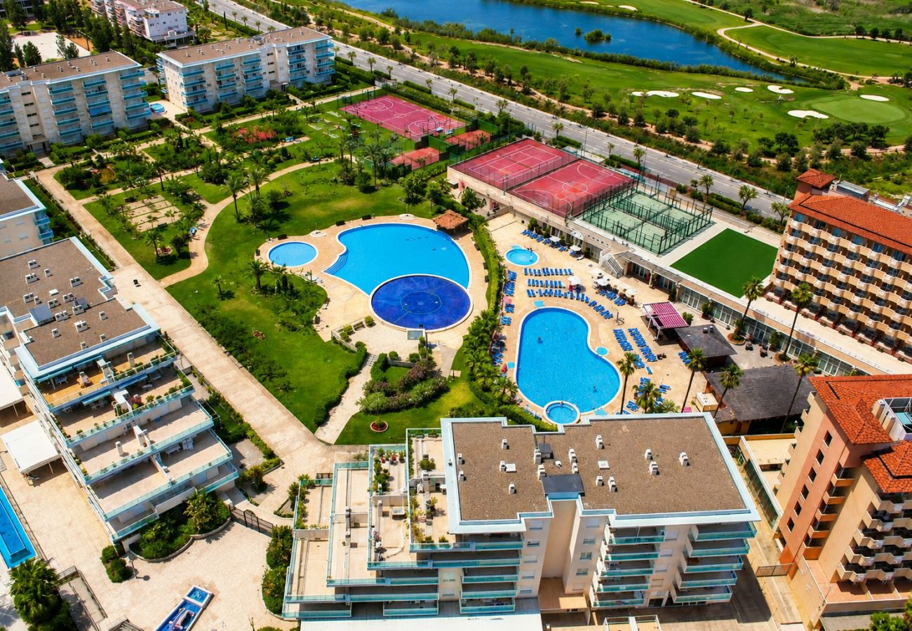 Апартаменты на Ла Пинеда - Family-Friendly Resort Los Juncos | Pool & Beach