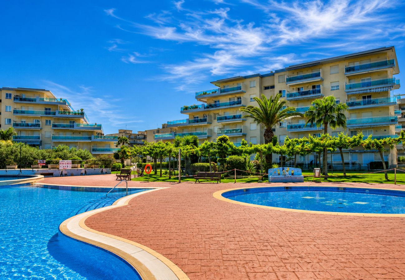 Апартаменты на Ла Пинеда - Family-Friendly Resort Los Juncos | Pool & Beach