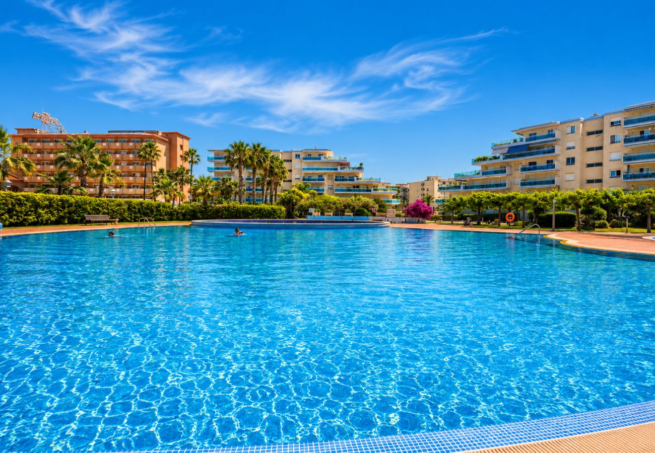 Апартаменты на Ла Пинеда - Family-Friendly Resort Los Juncos | Pool & Beach