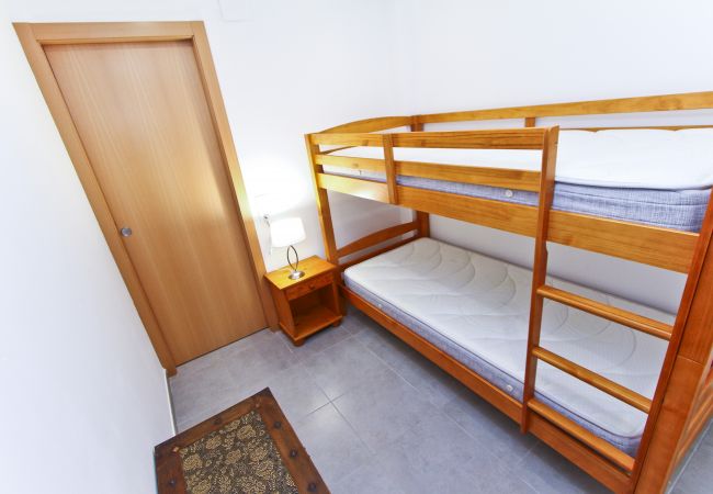 Апартаменты на La Pineda - PINEDA 4 первая линия моря  Апартаменты на La Pineda - PINEDA 4 первая линия моря