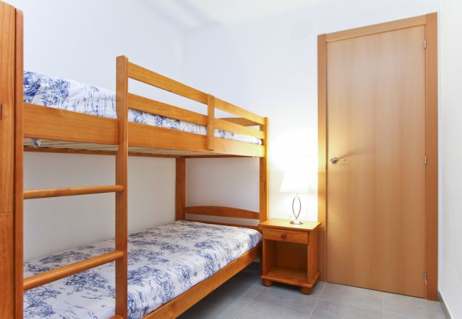 Апартаменты на La Pineda - PINEDA 4 первая линия моря  Апартаменты на La Pineda - PINEDA 4 первая линия моря