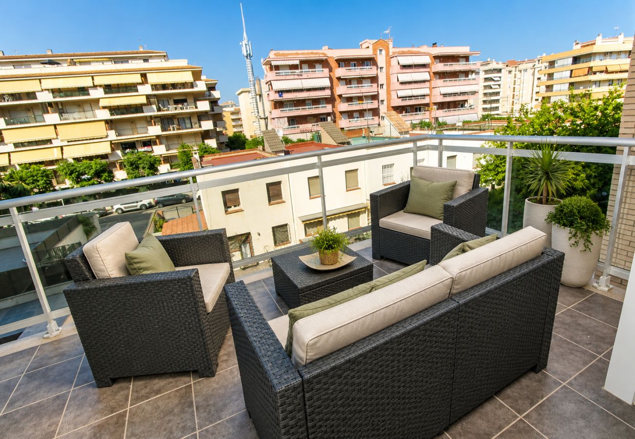 Апартаменты на Ла Пинеда - Apartamento con piscina junto a la playa