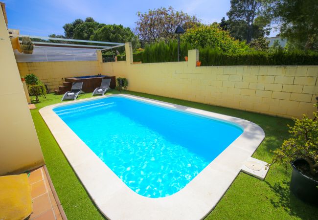 Дом на Salou - PASION - Only Families House - Private Pool Дом на Salou - PASION - Only Families House - Private Pool