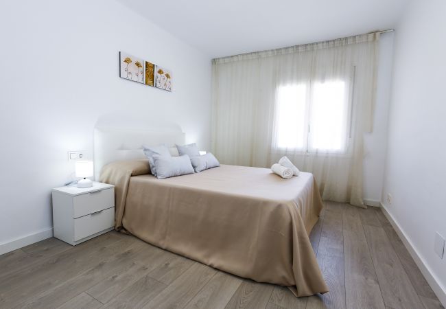 Апартаменты на La Pineda - PINEDA 7 с общим бассейном, пляж в 100м Апартаменты на La Pineda - PINEDA 7 с общим бассейном, пляж в 100м
