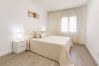 Апартаменты на La Pineda - P7 Apartment with communal pool, beach at 100m