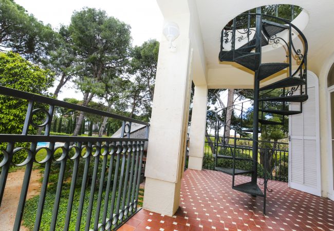 Вилла на Vila Seca - Villa COLONIAL  Вилла на Vila Seca - Villa COLONIAL