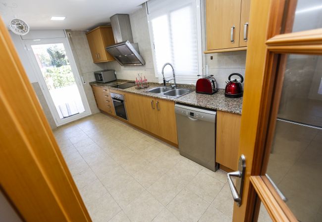 Дом на Cambrils - BRUSELAS Terraced House Дом на Cambrils - BRUSELAS Terraced House