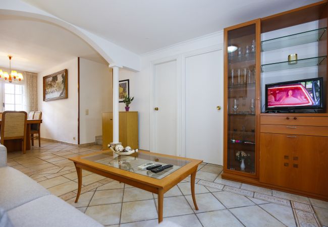 Дом на Cambrils - QUEVEDO House. Beach at 300m.  Дом на Cambrils - QUEVEDO House. Beach at 300m.