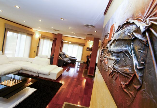 Вилла на Salou - Villa LAKE  Вилла на Salou - Villa LAKE