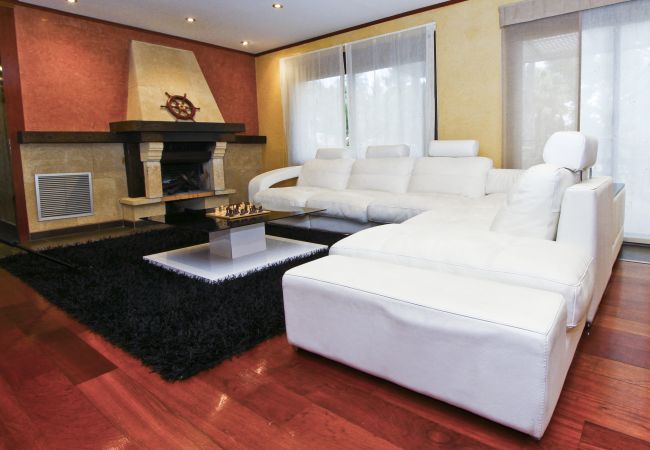 Вилла на Salou - Villa LAKE  Вилла на Salou - Villa LAKE