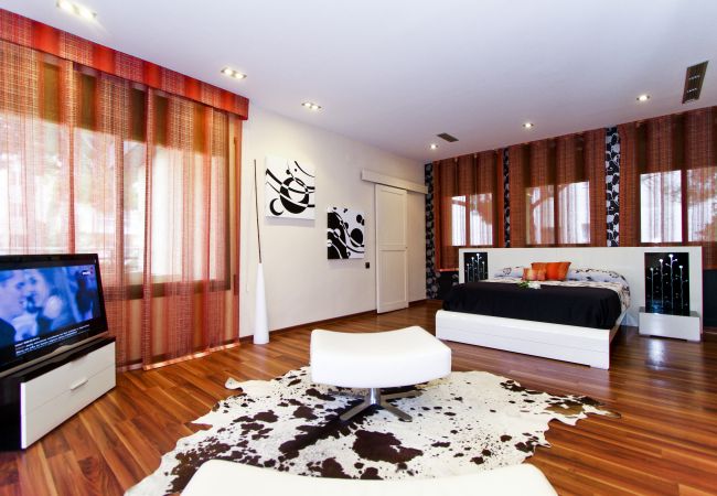 Вилла на Salou - Villa LAKE  Вилла на Salou - Villa LAKE