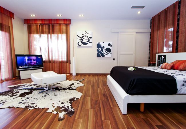 Вилла на Salou - Villa LAKE  Вилла на Salou - Villa LAKE