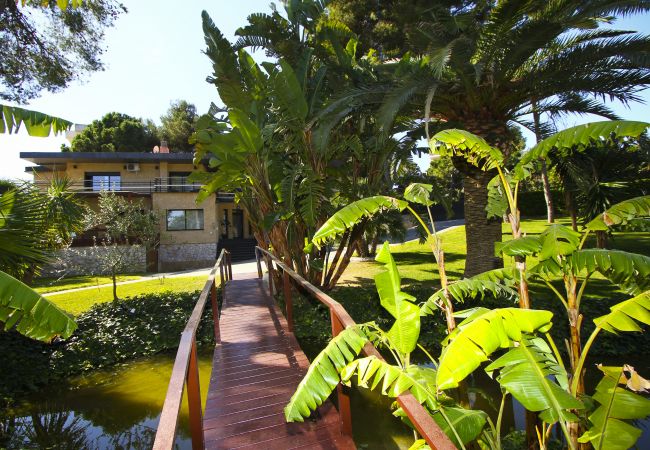 Вилла на Salou - Villa LAKE  Вилла на Salou - Villa LAKE