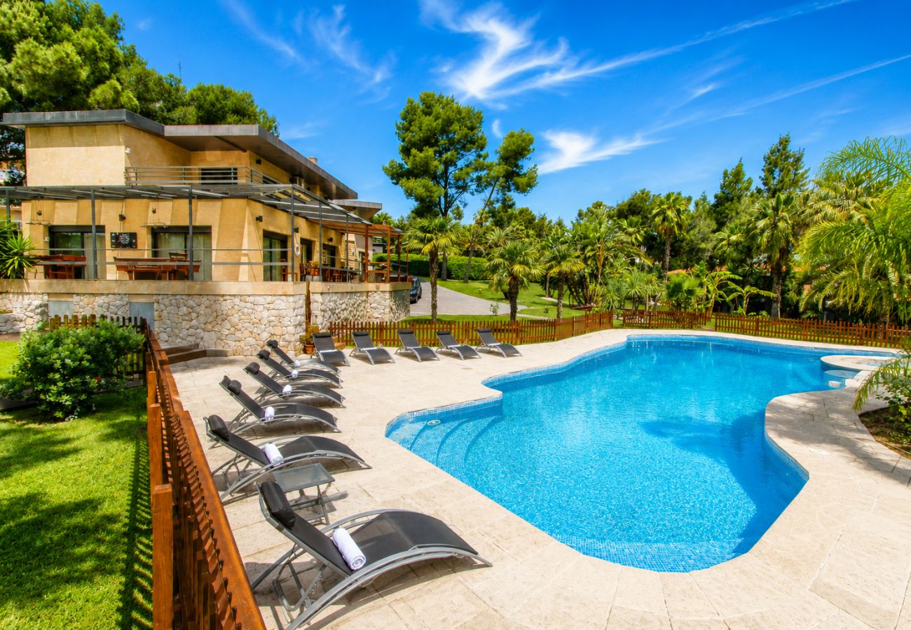 Вилла на Салоу - Private Pool Among Mediterranean Pines