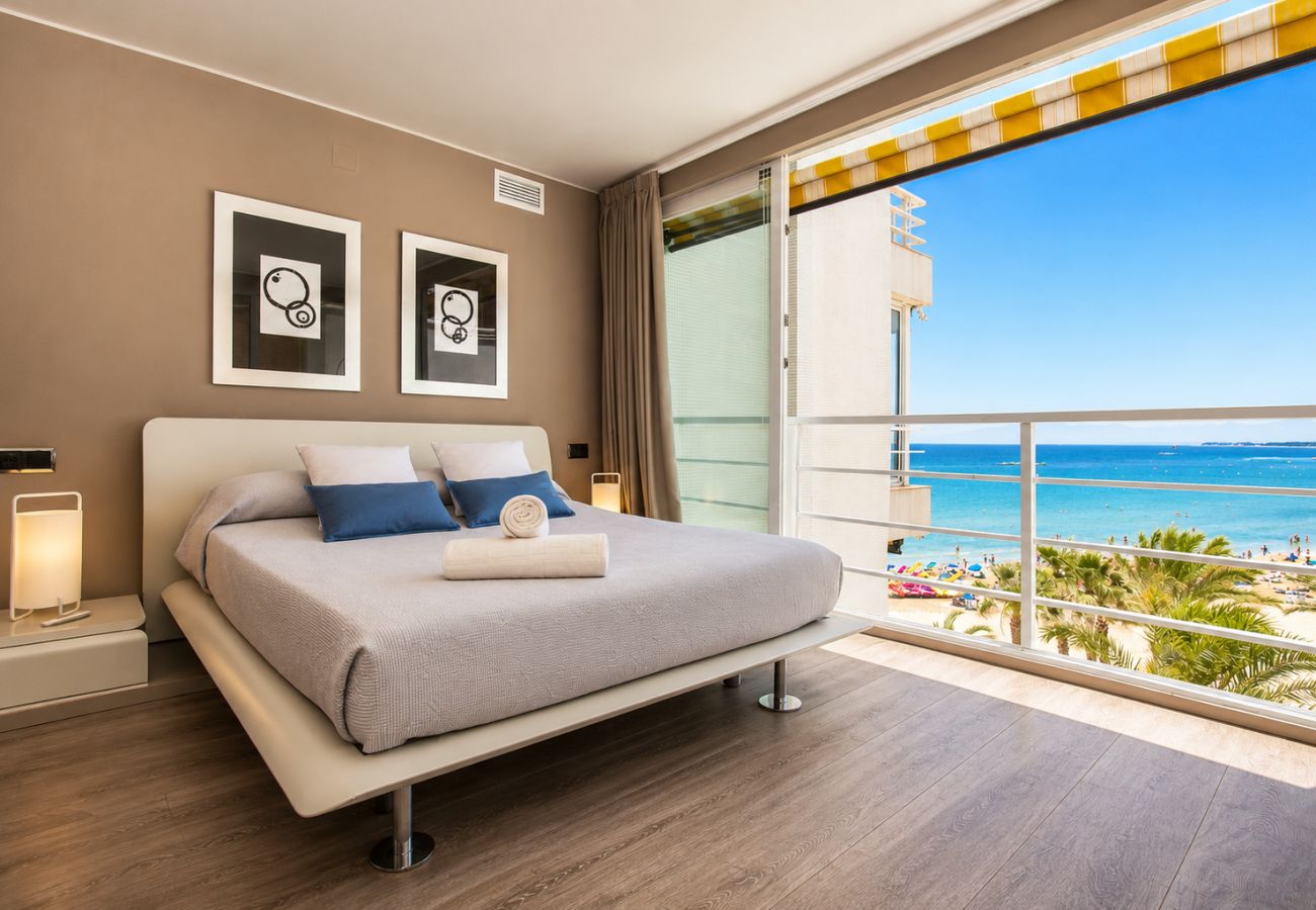 Апартаменты на Салоу - Duplex with a Jacuzzi and sea view - Only Families