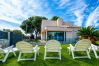 Вилла на Cambrils - Villa with a covered pool in Vilafortuny