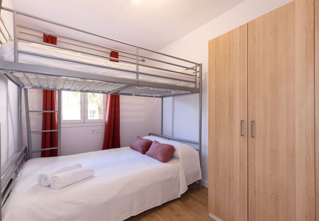 Апартаменты на La Pineda - ADRIAN Apartment  Апартаменты на La Pineda - ADRIAN Apartment