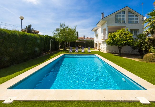 Вилла на Tarragona - Villa PIZARRA  Вилла на Tarragona - Villa PIZARRA