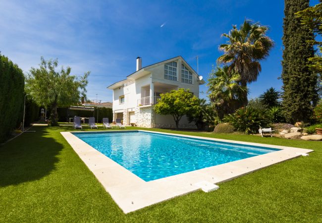Вилла на Tarragona - Villa PIZARRA  Вилла на Tarragona - Villa PIZARRA