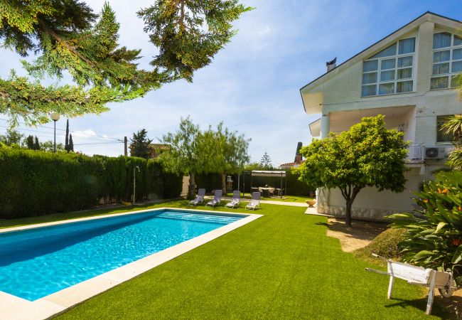 Вилла на Tarragona - Villa PIZARRA  Вилла на Tarragona - Villa PIZARRA
