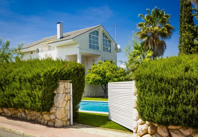 Вилла на Tarragona - Villa PIZARRA  Вилла на Tarragona - Villa PIZARRA