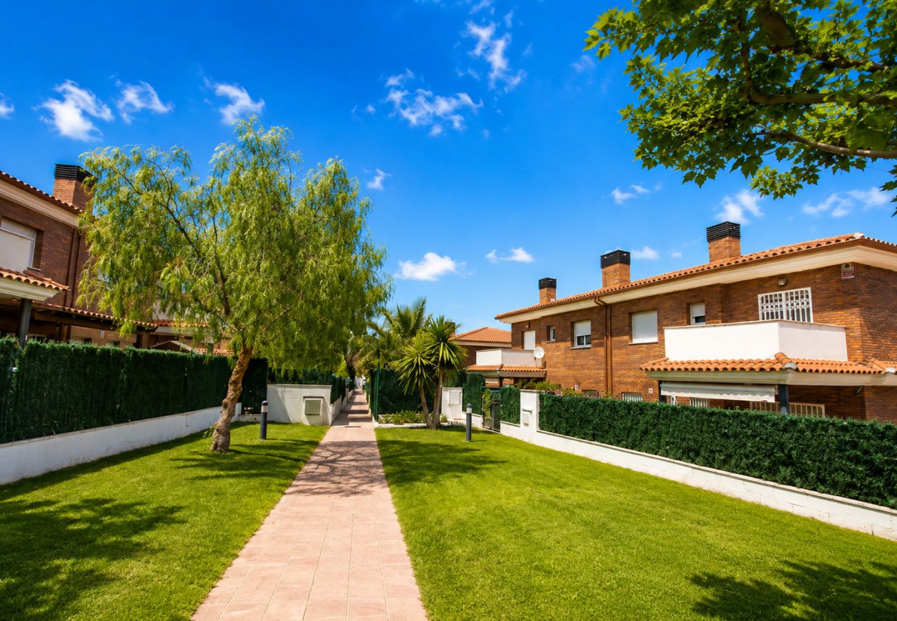 Дом на Салоу - Villa ERA - Jacuzzi and Swimming Pool