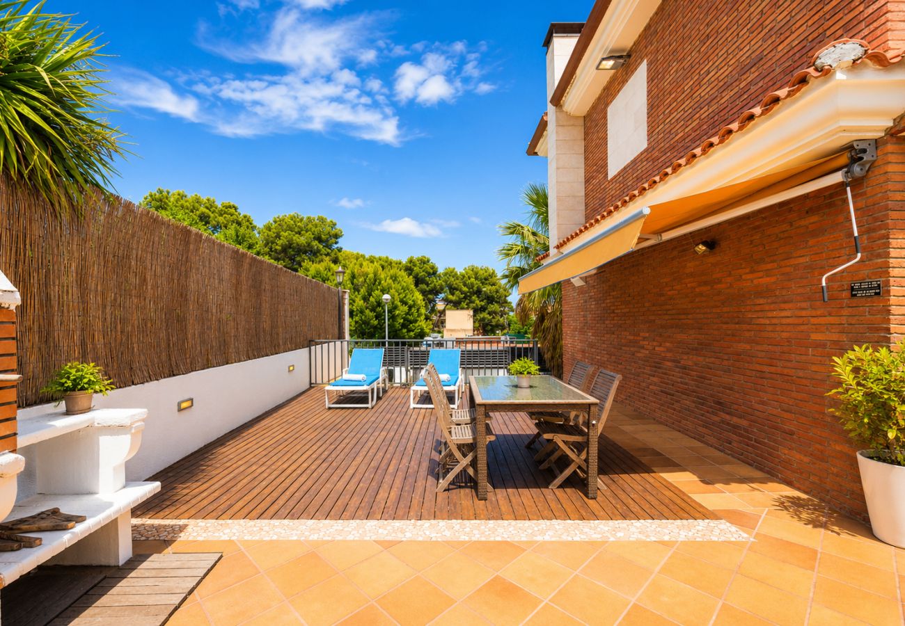 Дом на Салоу - Villa ERA - Jacuzzi and Swimming Pool