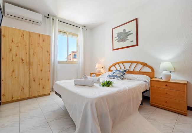 Апартаменты на La Pineda - BAHIA III Apartment Апартаменты на La Pineda - BAHIA III Apartment