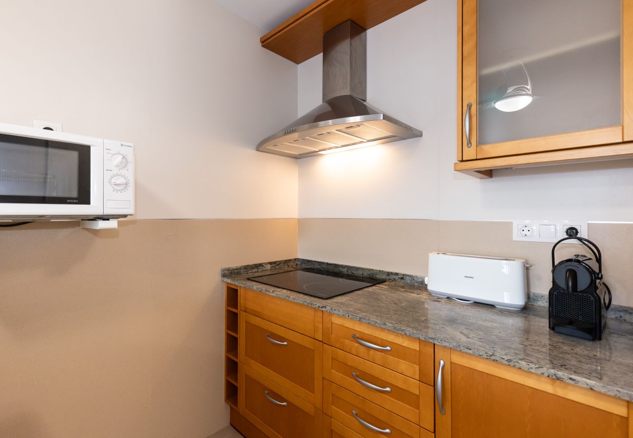 Апартаменты на Ла Пинеда - 🏖️ Beach 200m Away | Pool & Renovated Apartment